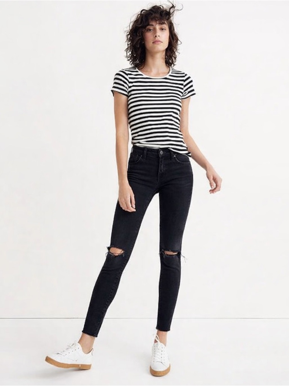 Madewell 9” High Rise Skinny Jeans Black Distressed Raw Hem Size 25